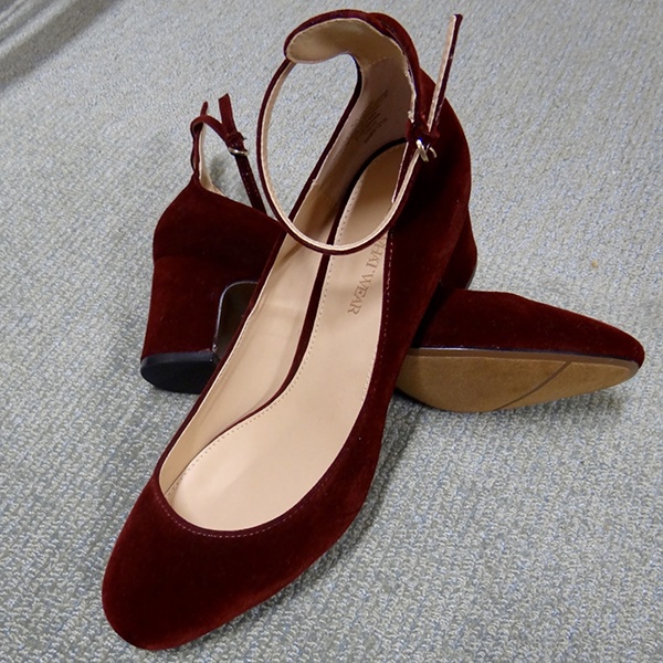 Who What Wear Angelique Microsuede Quarter Strap Pumps in Windsor Wine