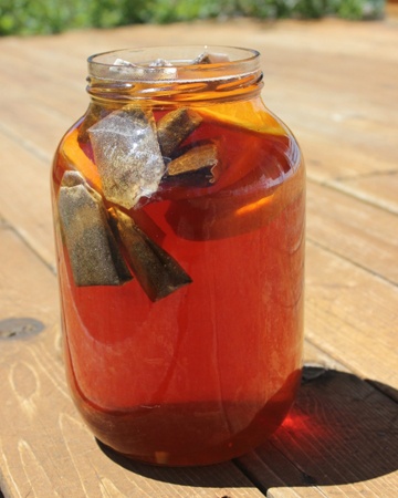 Make some delicious Sun Tea during Earth Month!